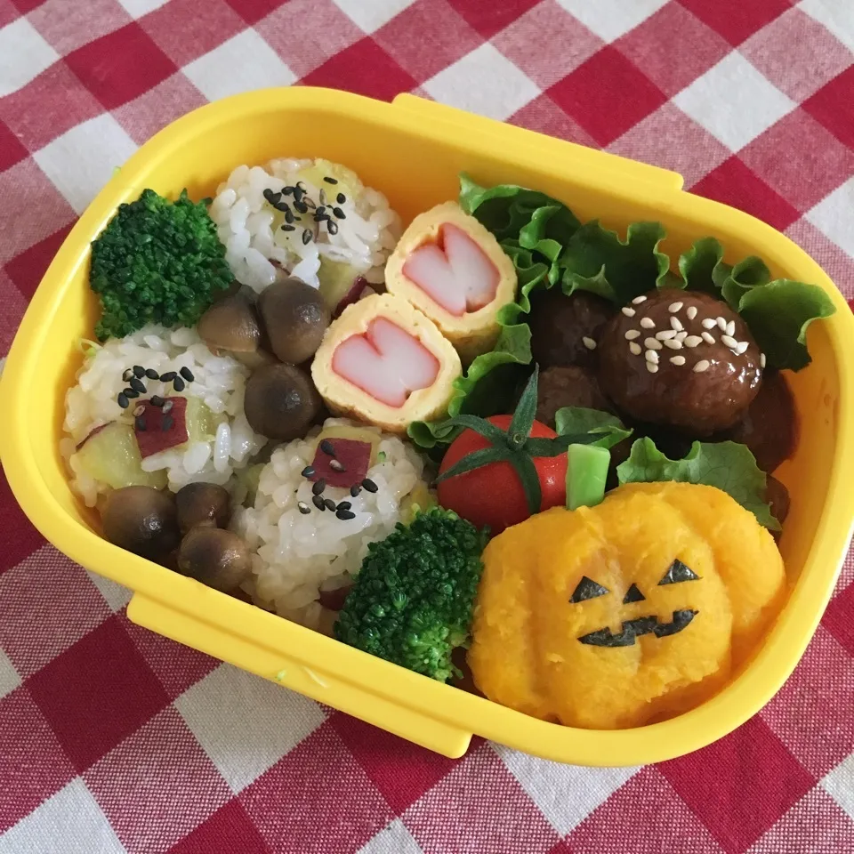 さつま芋ごはんとかぼちゃサラダでジャックオランタンのお弁当♡|nanaoさん