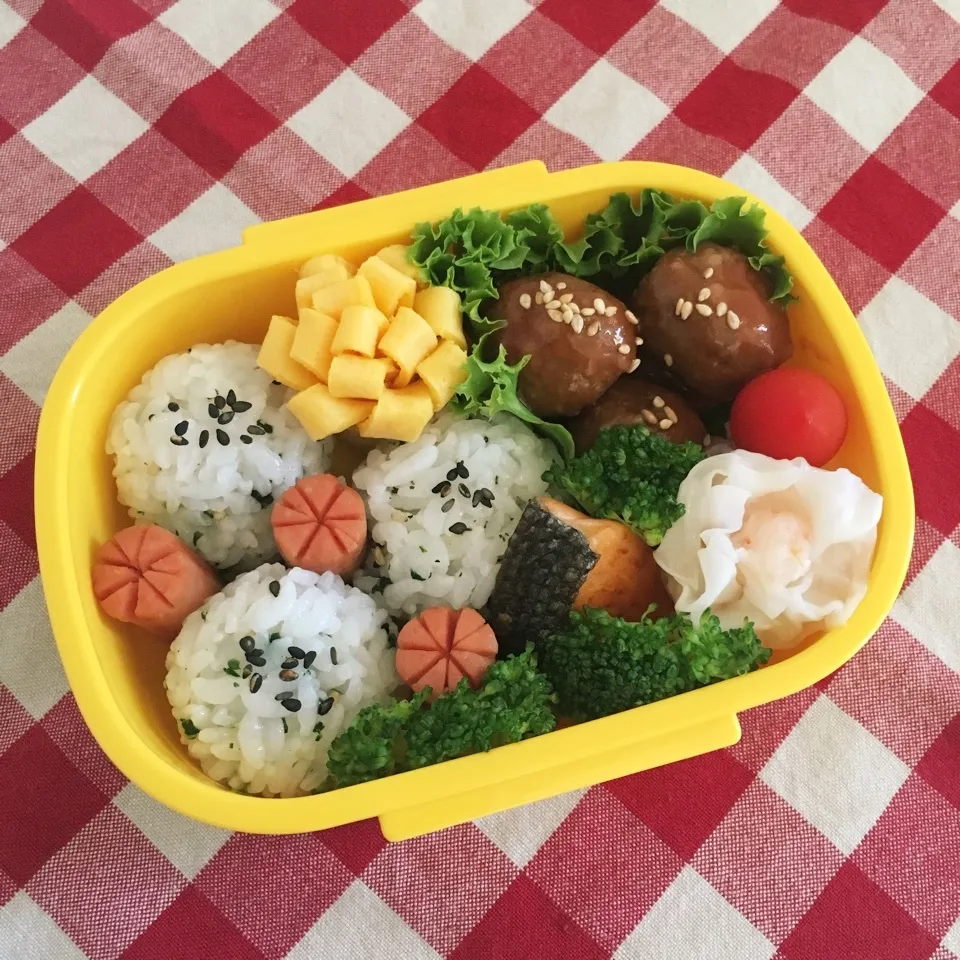 肉団子とおにぎりのお弁当♡|nanaoさん