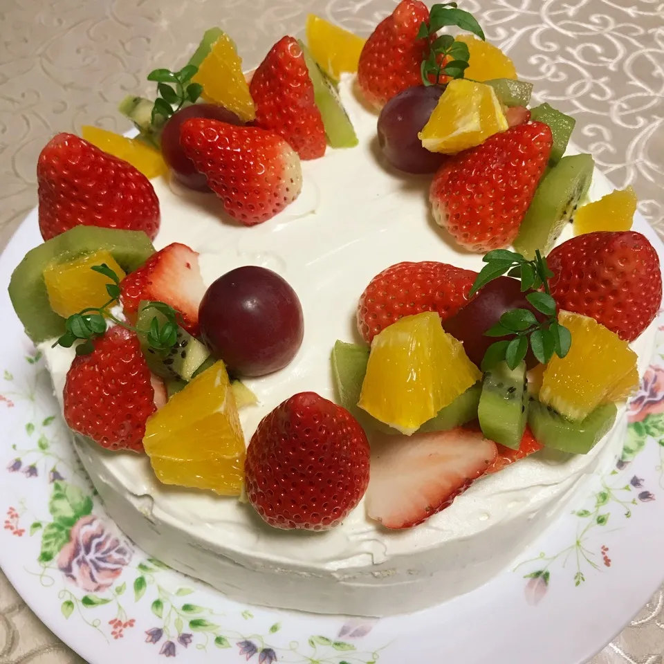 Snapdishの料理写真:4月1日お誕生日ケーキ|みかんさん