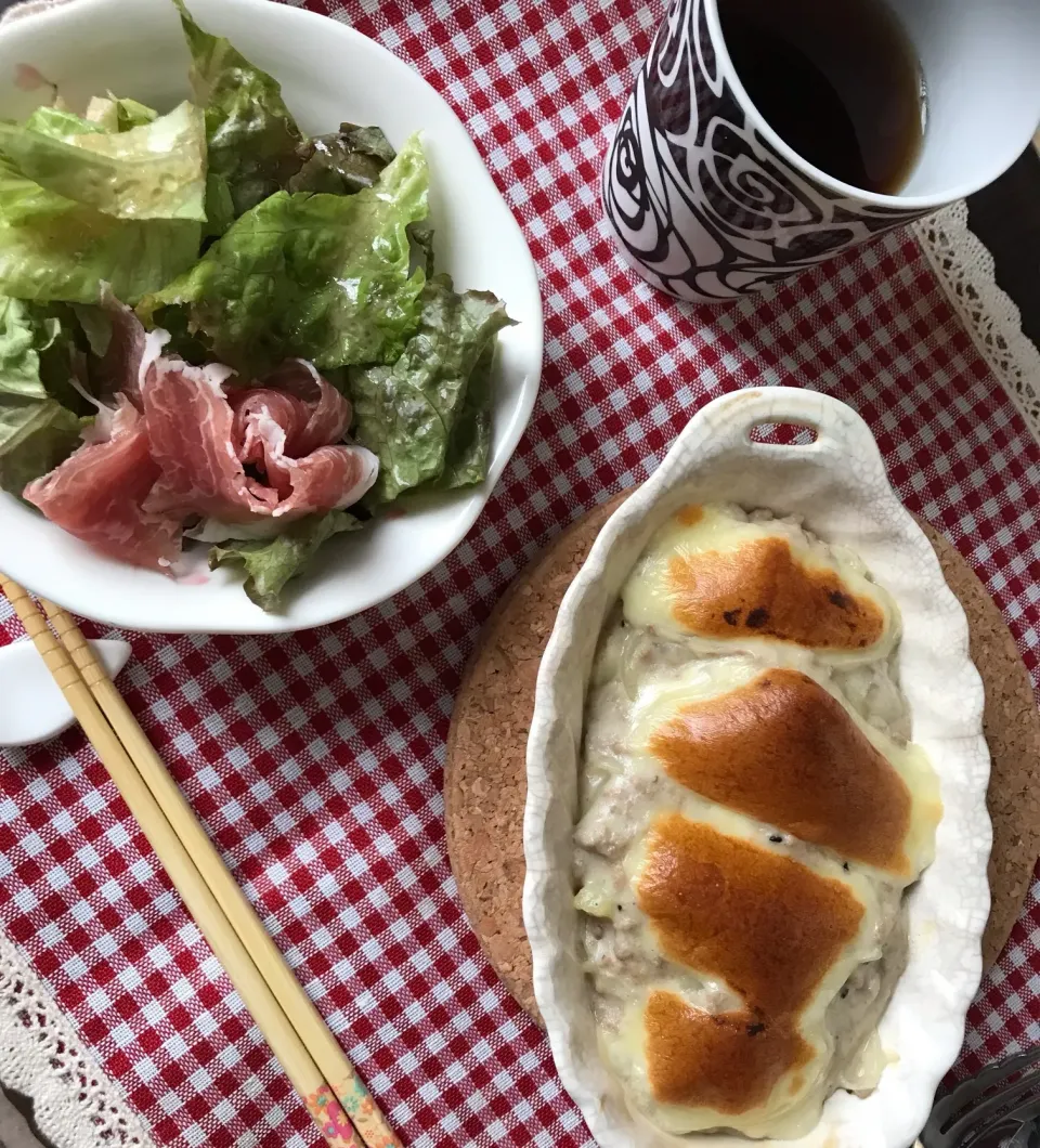 ひき肉とジャガイモのグラタン 生ハムサラダ|mimiさん