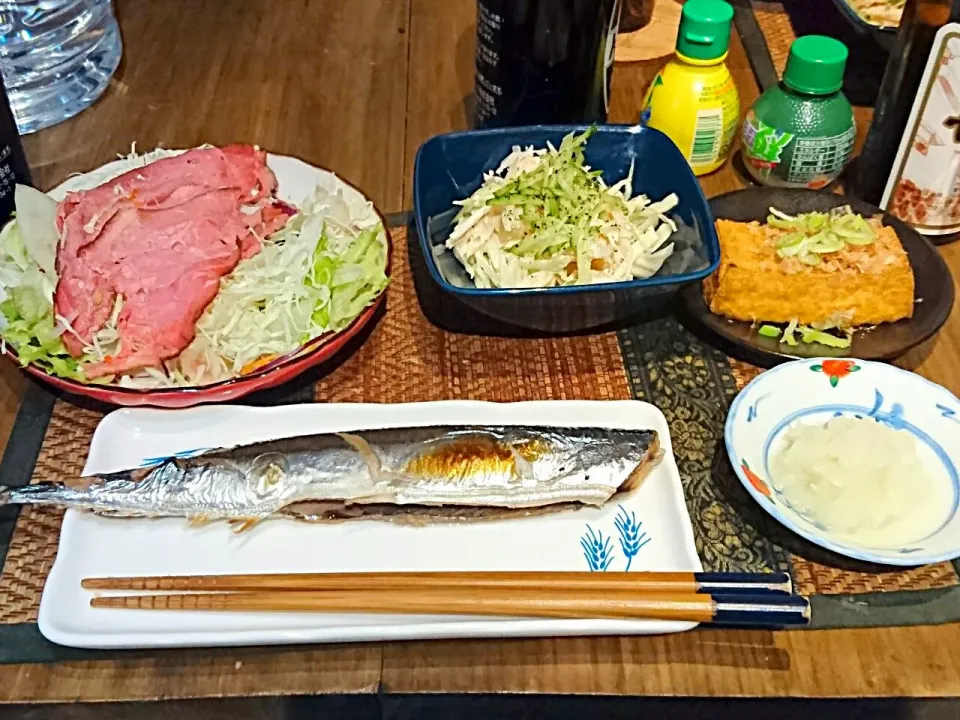 秋刀魚&ローストビーフサラダ&厚揚げ&キャベツサラダ|まぐろさん