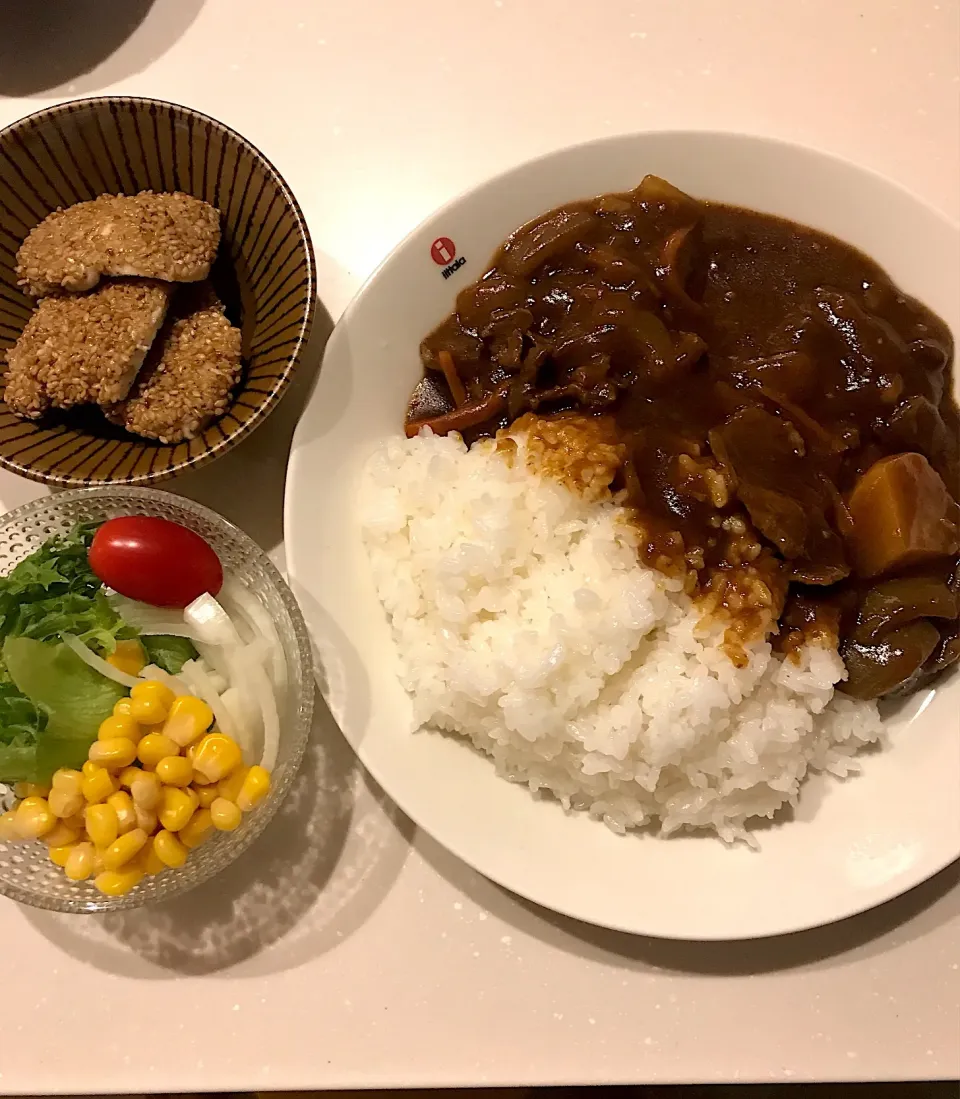 カレー☆ゴマささみ焼き☆スマイルボールサラダ|とまこ(*^o^*)さん