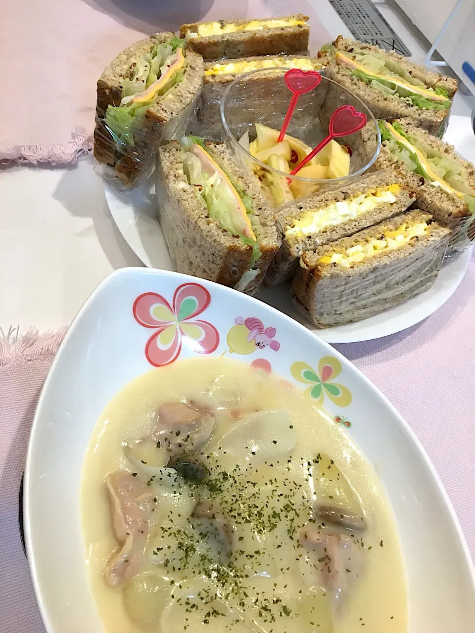 〜本日の晩御飯 サンドウィッチ・ホワイトシチュー〜2018.11.19|yuuさん