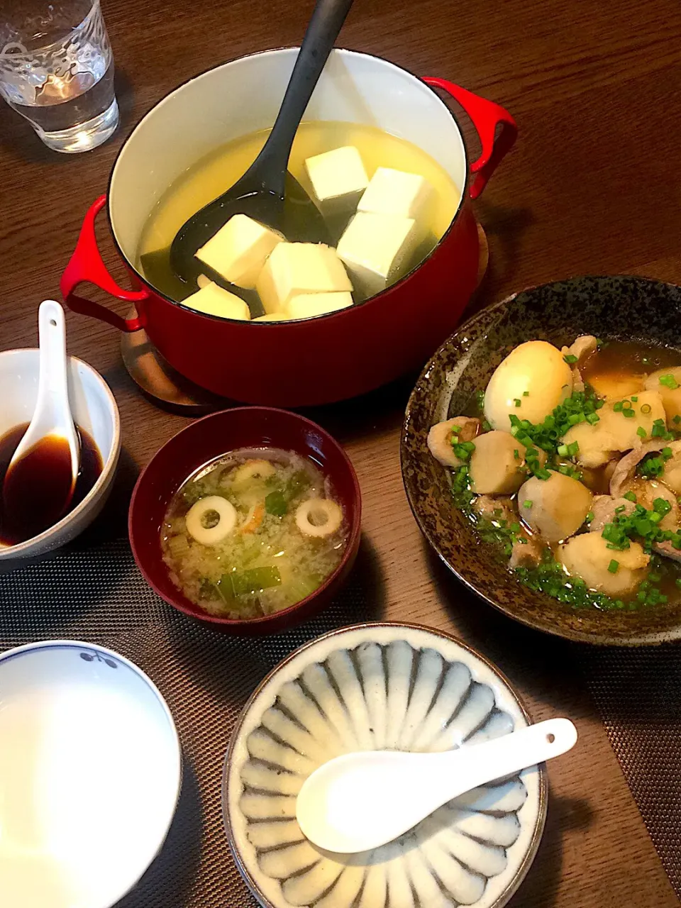 里芋と豚バラのこってり煮
湯豆腐
お味噌汁|モスグリーンさん