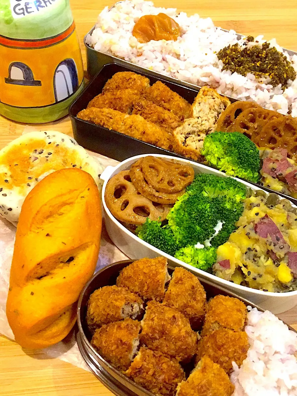 11/20の娘ちゃん&息子くん弁当🍱
息子くん車内用朝ごぱん🥖
 #弁当  #あさごぱん|ままみさん