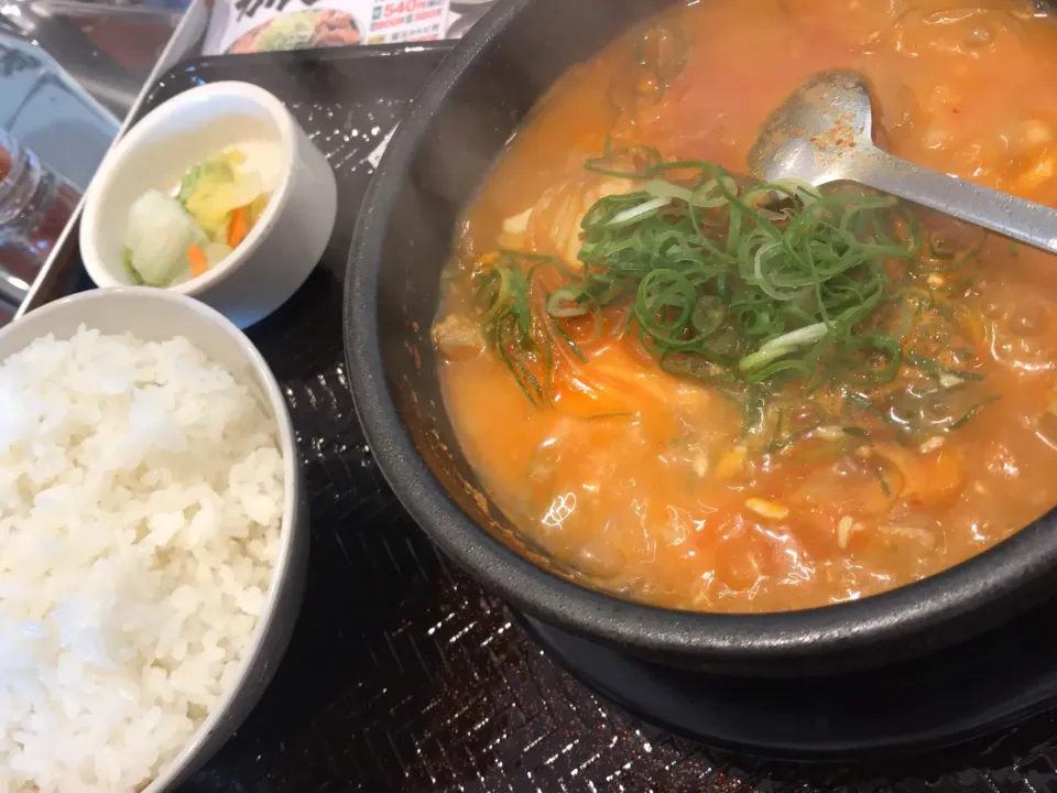 Snapdishの料理写真:ホルモン スン豆腐定食（ご飯大盛り）㊗新装️開店|まさとさん