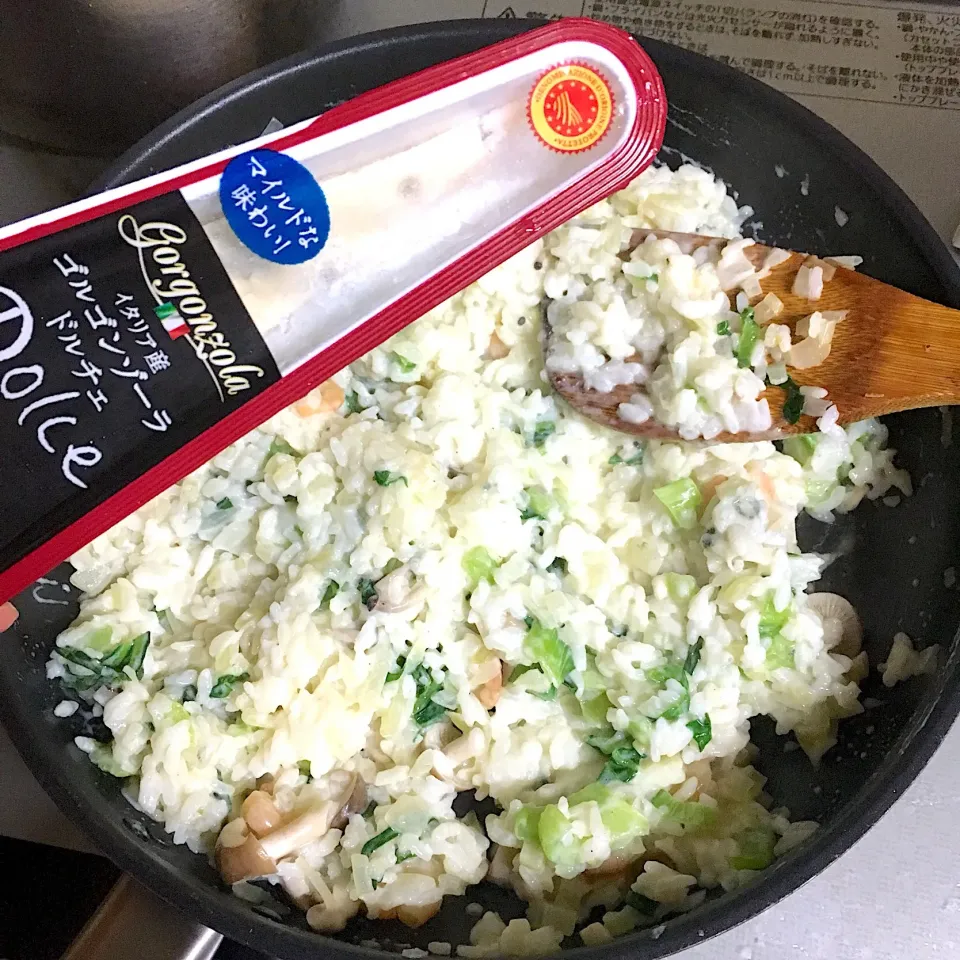 Snapdishの料理写真:海鮮チーズリゾット🧀🍳|めいこさん