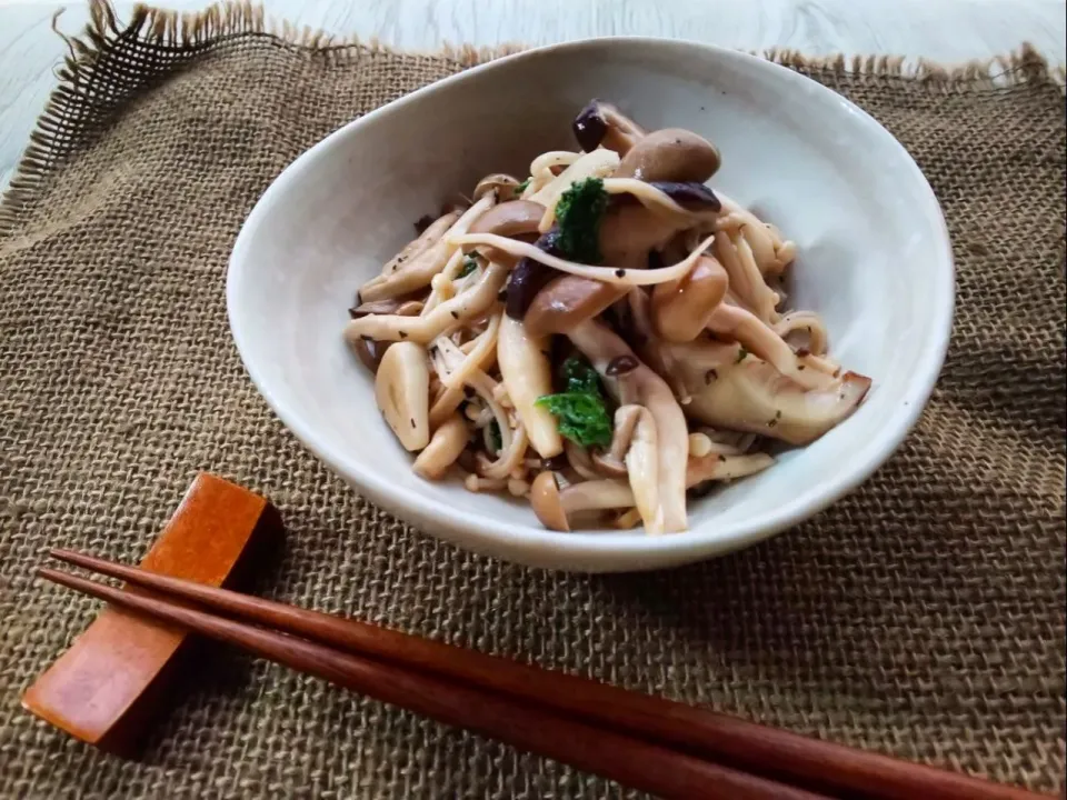 Snapdishの料理写真:咲きちゃんのきのこのこのこバルサミコ🍄#菌活レシピ|真希さん