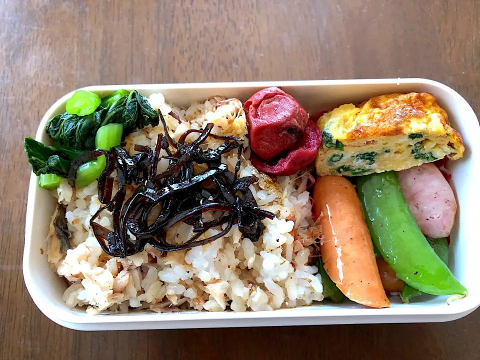 アジの混ぜご飯弁当🍱|もぐもぐさん