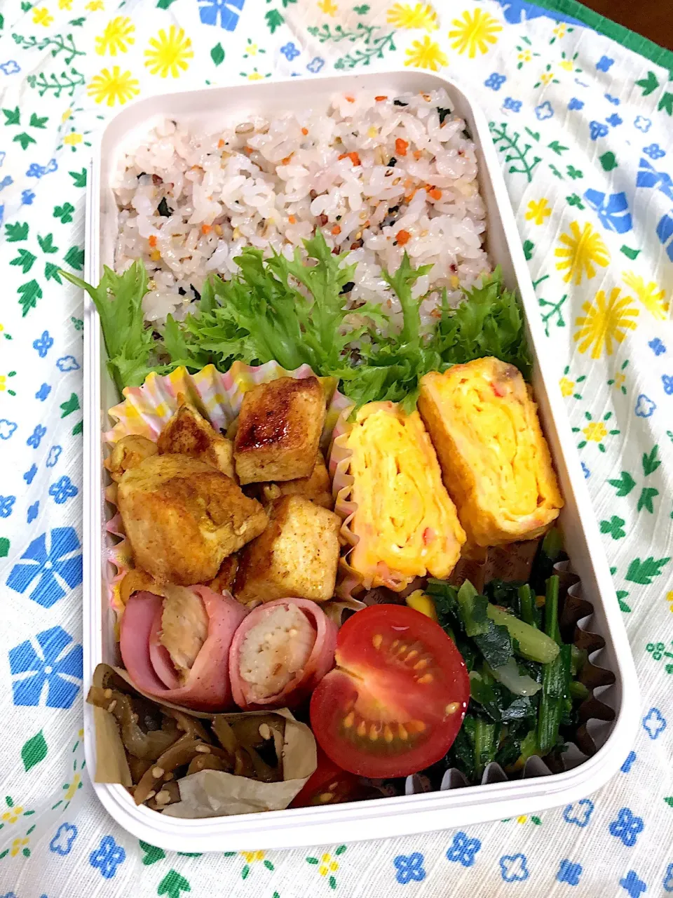 11.21☆旦那弁当
鶏肉のカレー炒め
中華風卵焼き
ほうれん草のソテー
えのきのベーコン巻き
きんぴらごぼう|のん∞さん