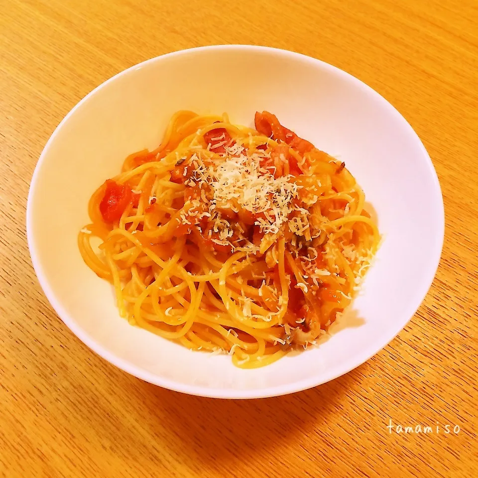 Snapdishの料理写真:トマトパスタ|tamamisoさん