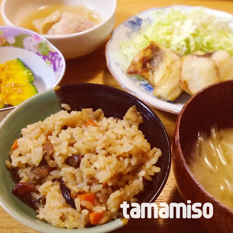 竜田揚げと炊き込みご飯の夕飯|tamamisoさん