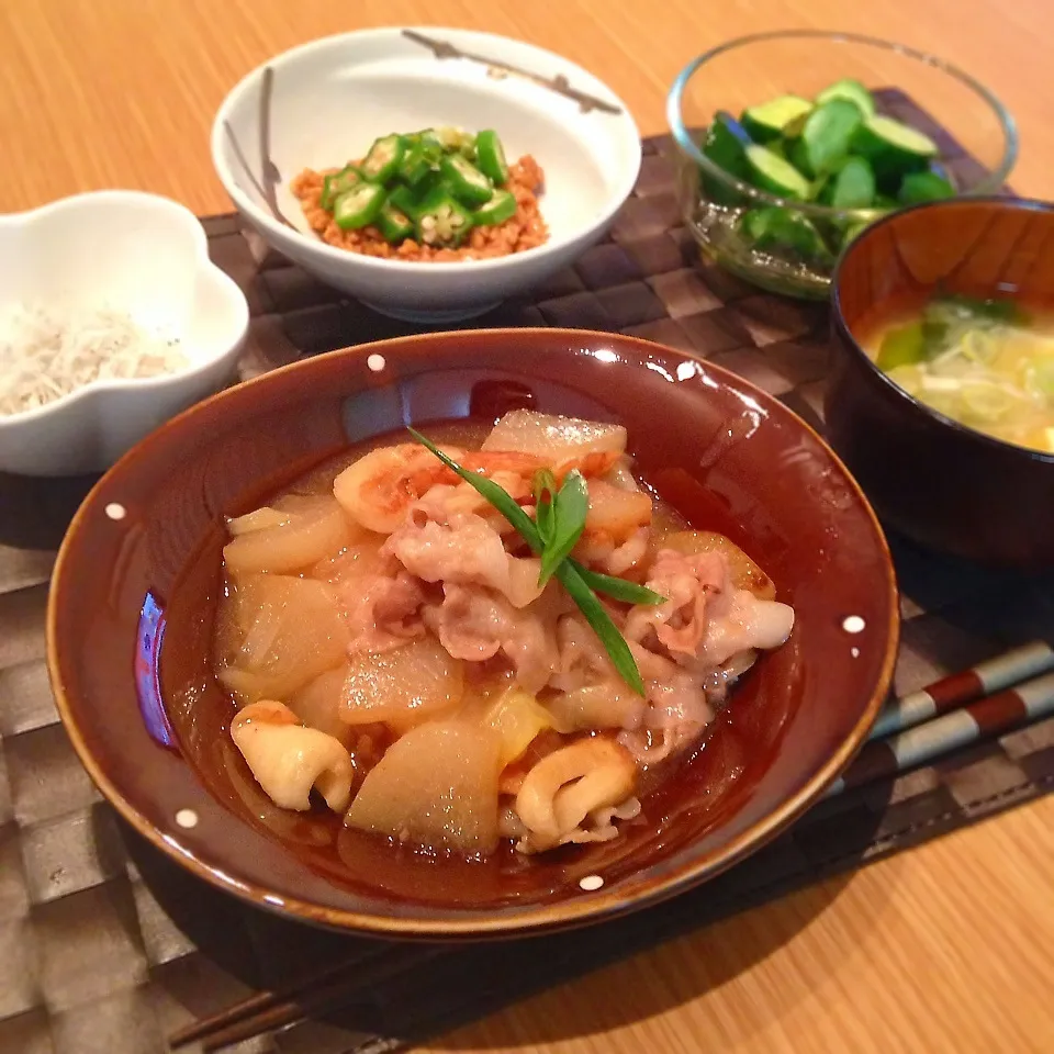 豚肉と大根のすき焼き煮、オクラ納豆、しらす、漬物|Reichangさん