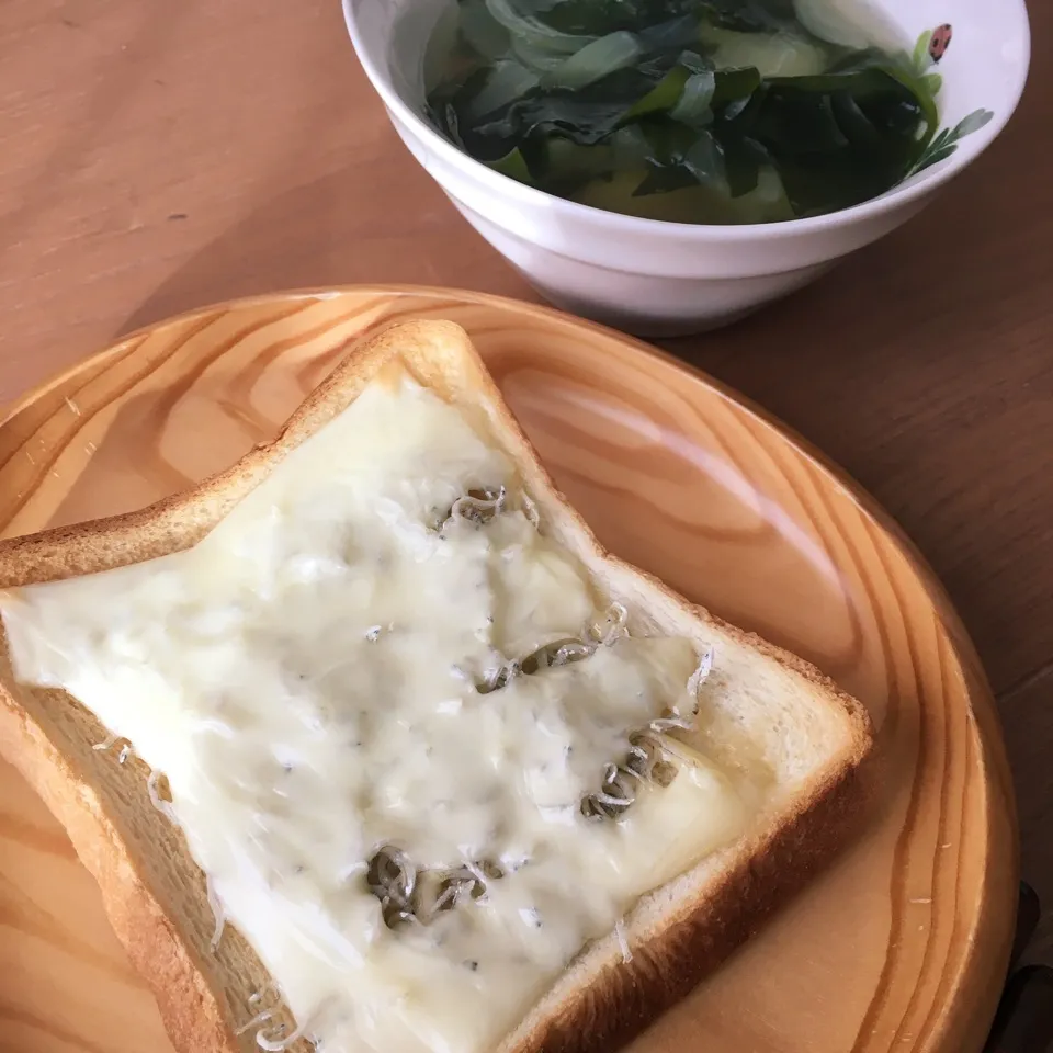 しらすチーズトースト|とももさん
