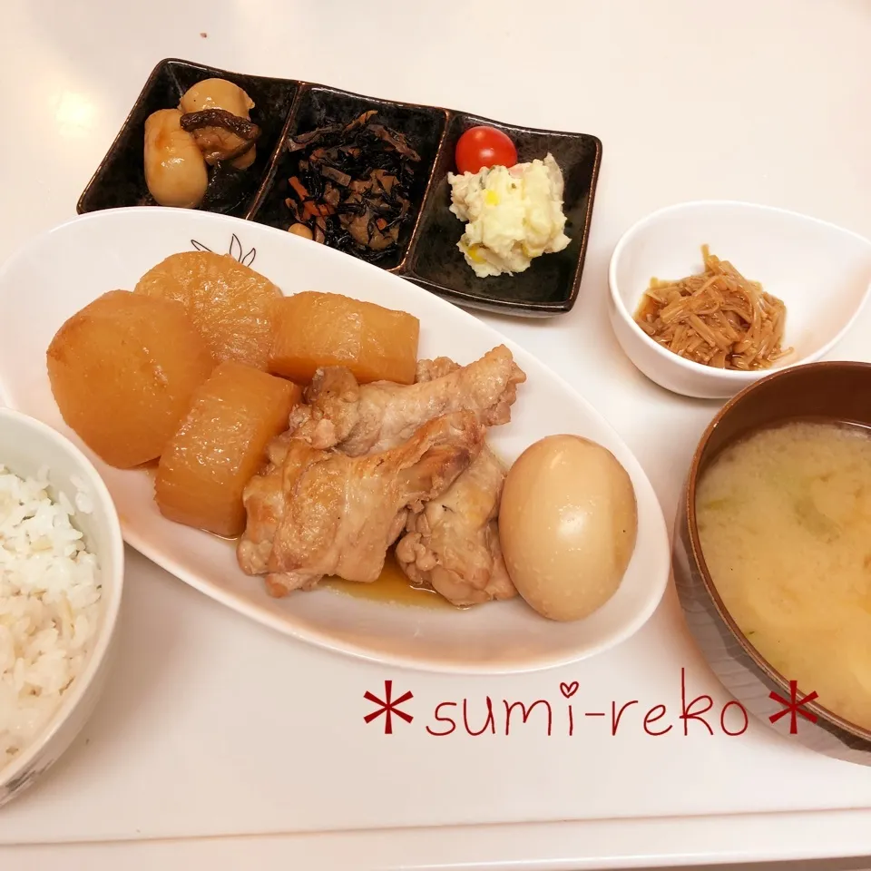 晩御飯♪手羽元と大根の煮物|sumire-koさん