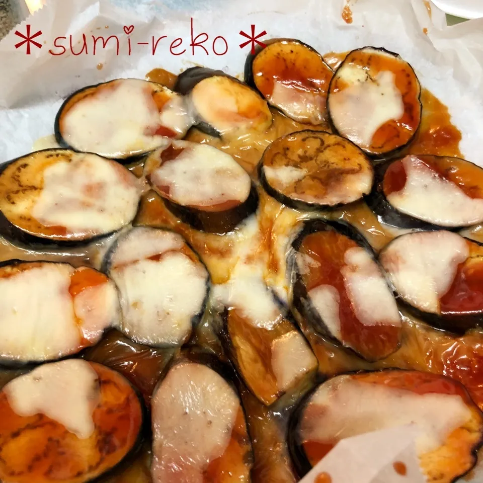 Snapdishの料理写真:長男のリクエスト♪ナスのチーズ焼き|sumire-koさん