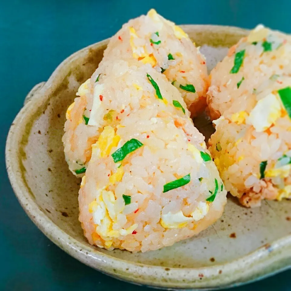 Snapdishの料理写真:かおちゃんの豚キムチチャーハン🍙おにぎり🍙|bobbinさん