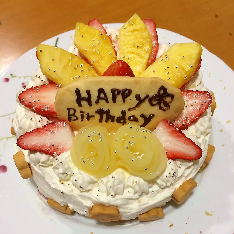 誕生日ケーキ♡|ゆっこちゃんさん