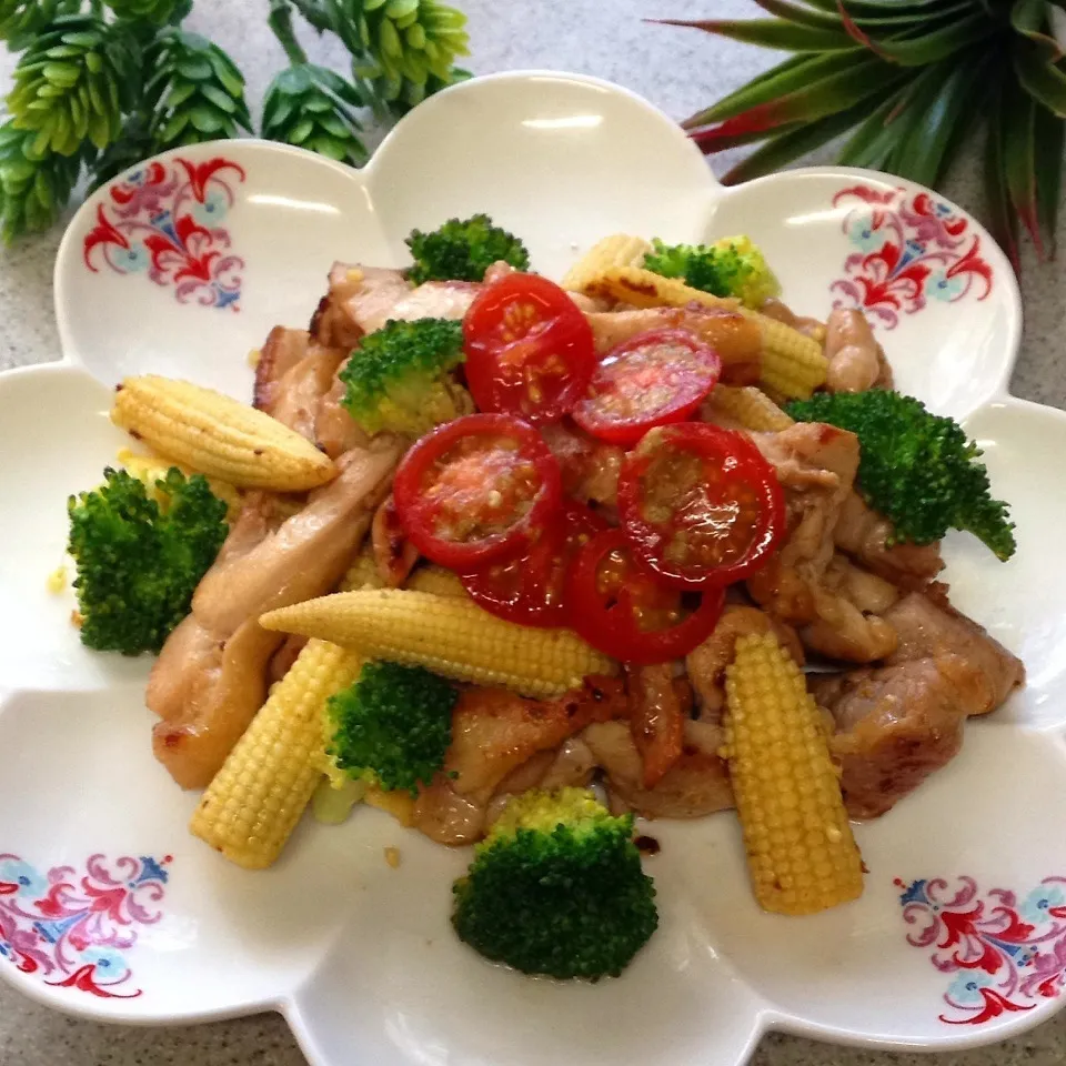 ♪鶏ニンニク生姜醤油焼きバジル塩トマト♪|henryさん