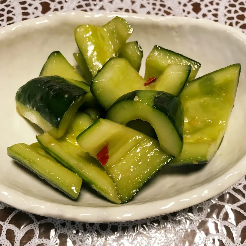 Snapdishの料理写真:coccoさんのきゅうりの浅漬け🥒|iguigupopさん