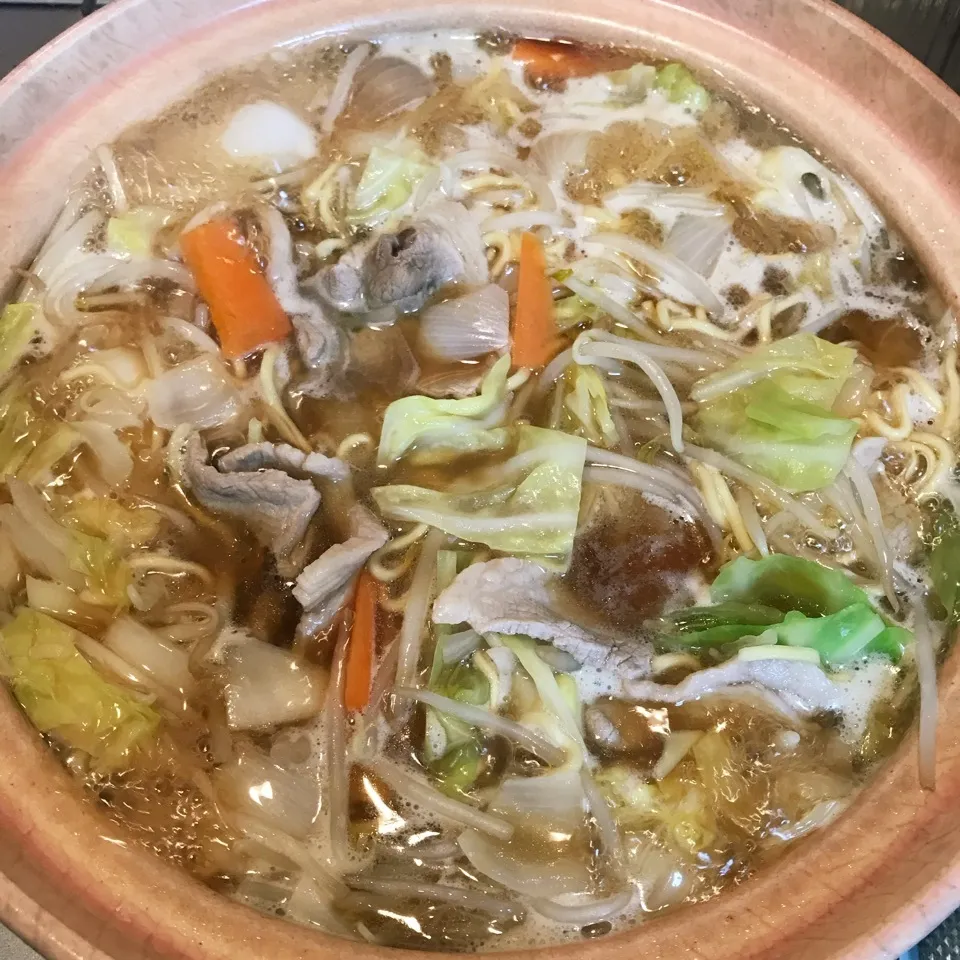 Snapdishの料理写真:ラーメン鍋🍜|iguigupopさん