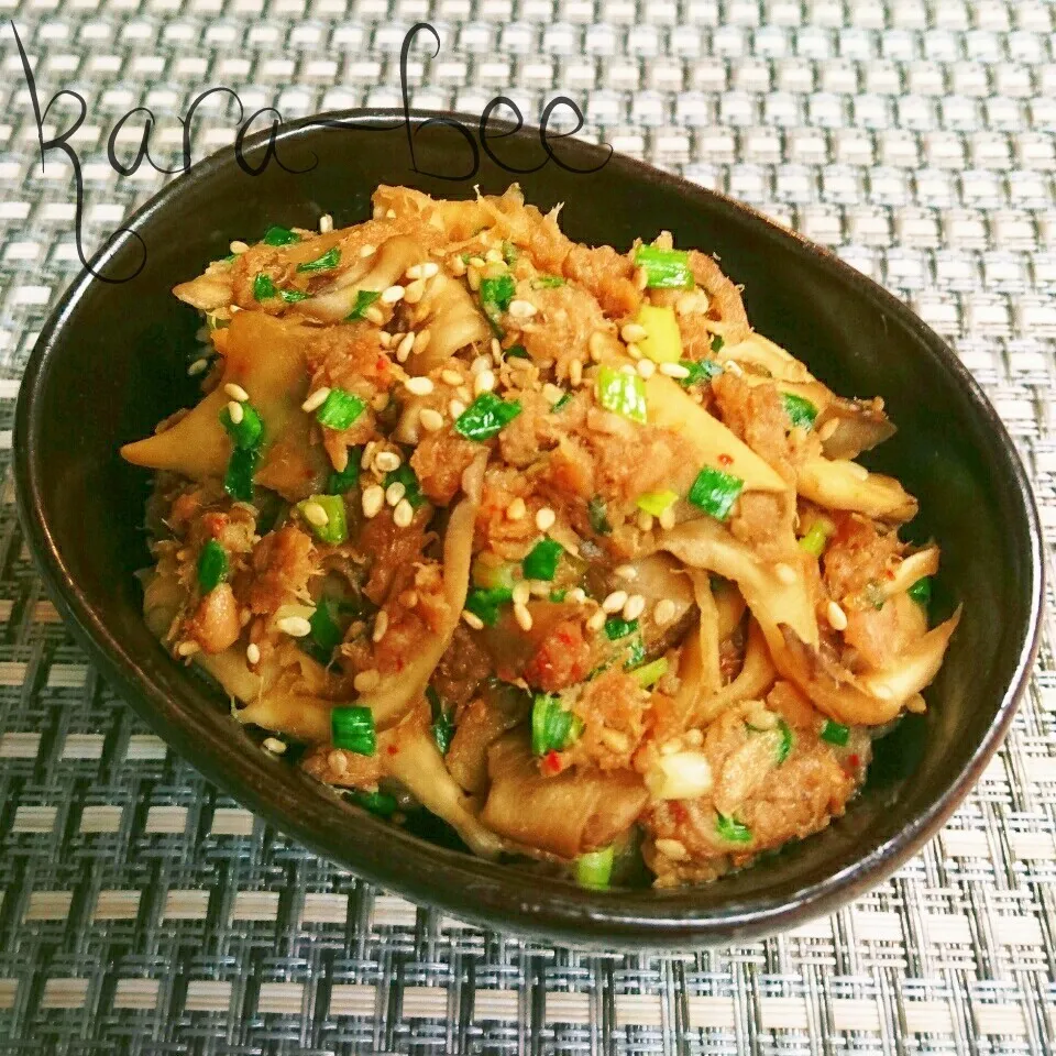 ご飯が進む秋の常備菜♡ピリ辛!ネギ味噌ツナきのこ|からあげビールさん