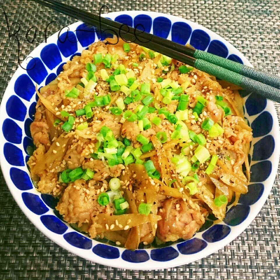 節約レシピ♡男子が喜ぶ!豚ごぼうのスパイシー中華風カレー炒め|からあげビールさん