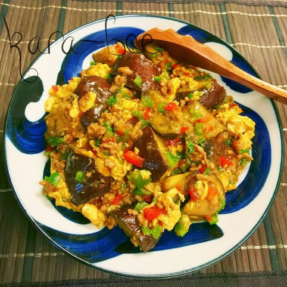 ご飯にかけてウマっ♡ナスと卵のスタミナカレーそぼろあんかけ|からあげビールさん