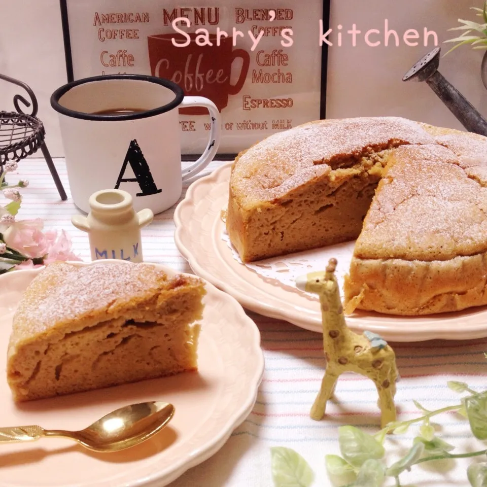 Snapdishの料理写真:インスタントコーヒー♡でふわふわ♡スフレパンケーキ♪|Sarryさん