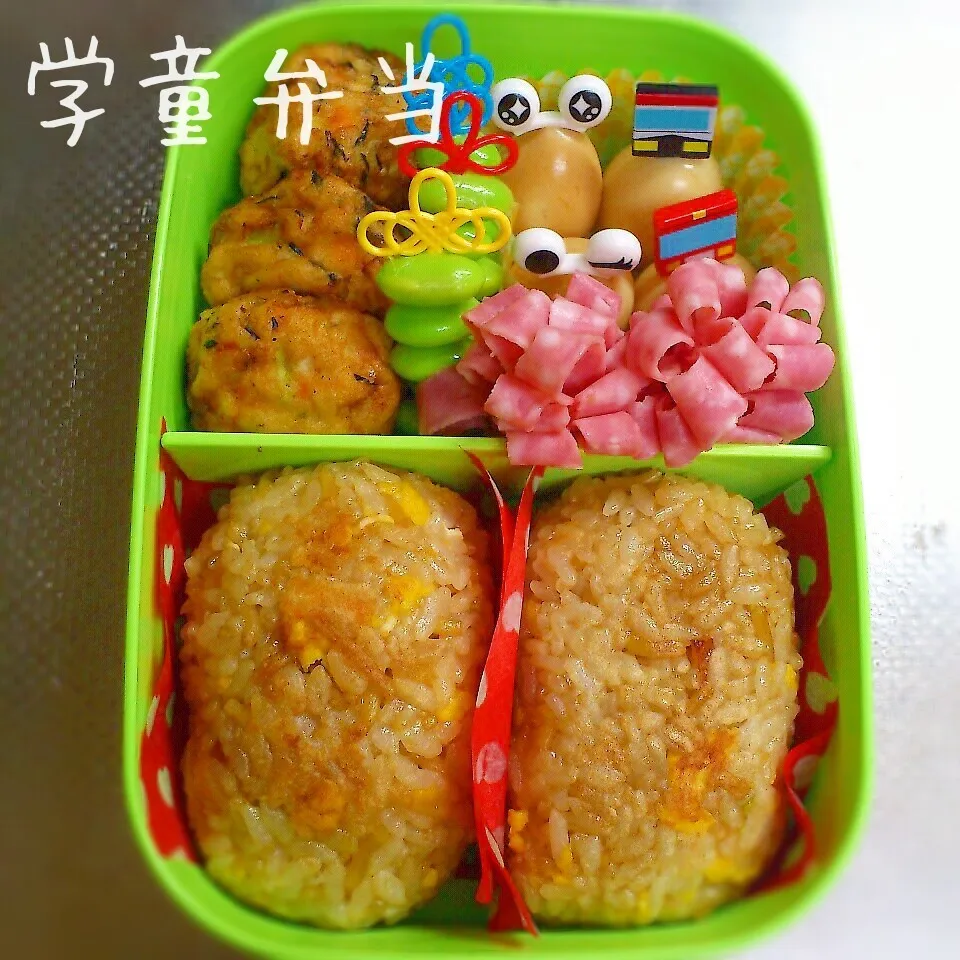 Snapdishの料理写真:学童弁当♡そば飯チーズ焼きおにぎり弁当|からあげビールさん