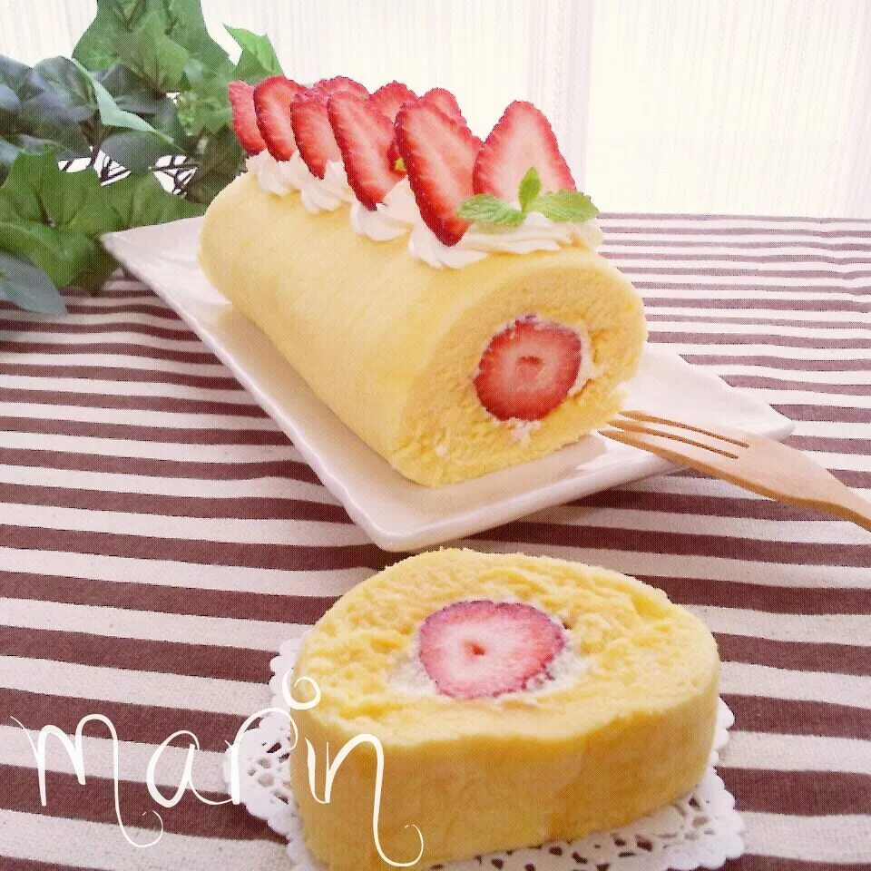 Snapdishの料理写真:生クリーム控え目♪いちごのロールケーキ(〃∇〃)|マリンさん