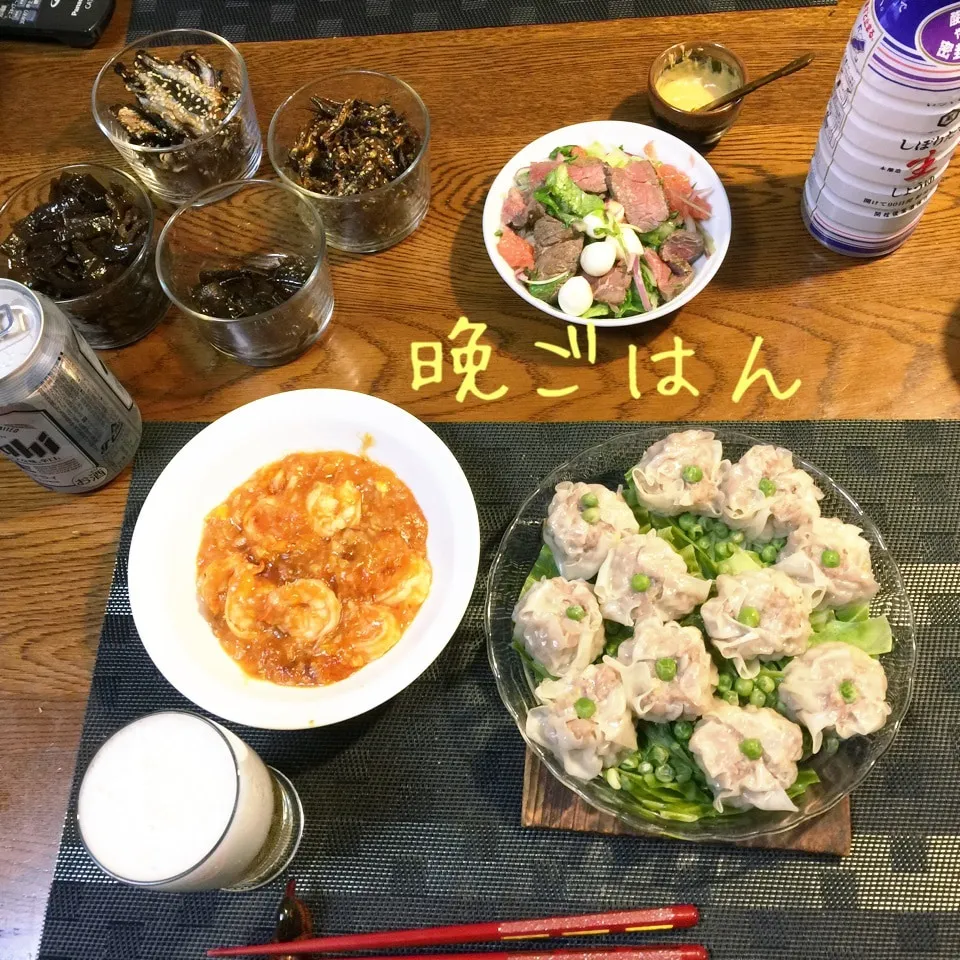 Snapdishの料理写真:シュウマイ、海老チリ、サラダ、常備菜、ビール|yakinasuさん