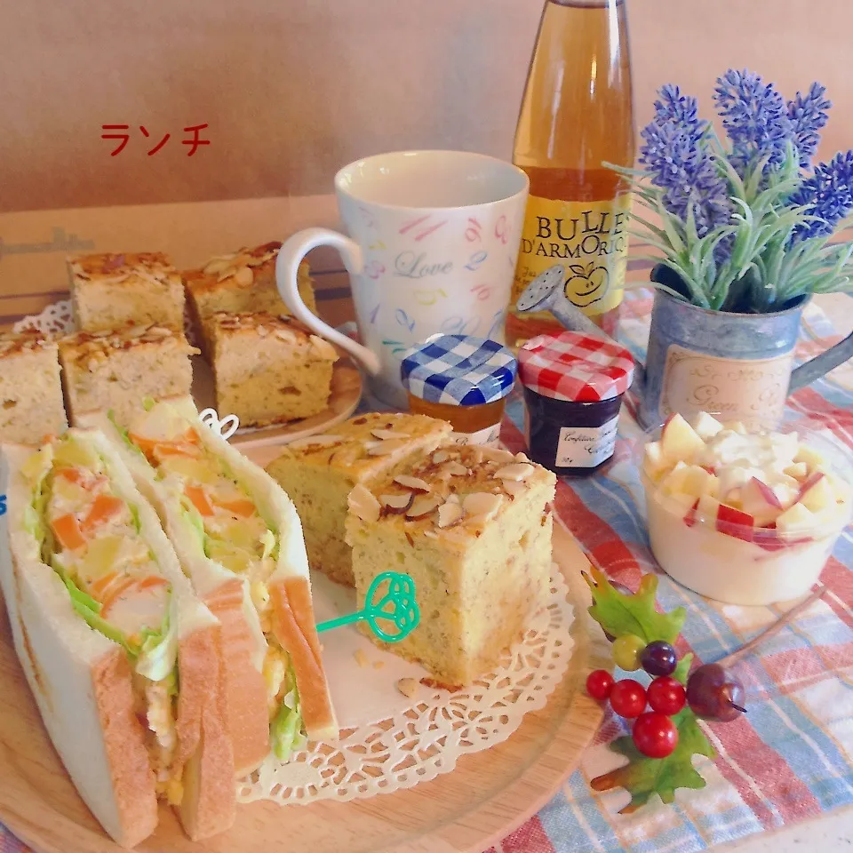 バナナケーキとサンドイッチランチ|Sarryさん