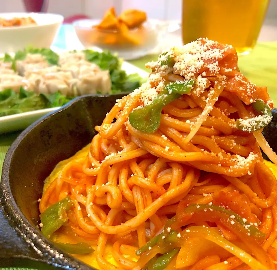 スキレットでナポリタン🍝|ハマちゃんさん