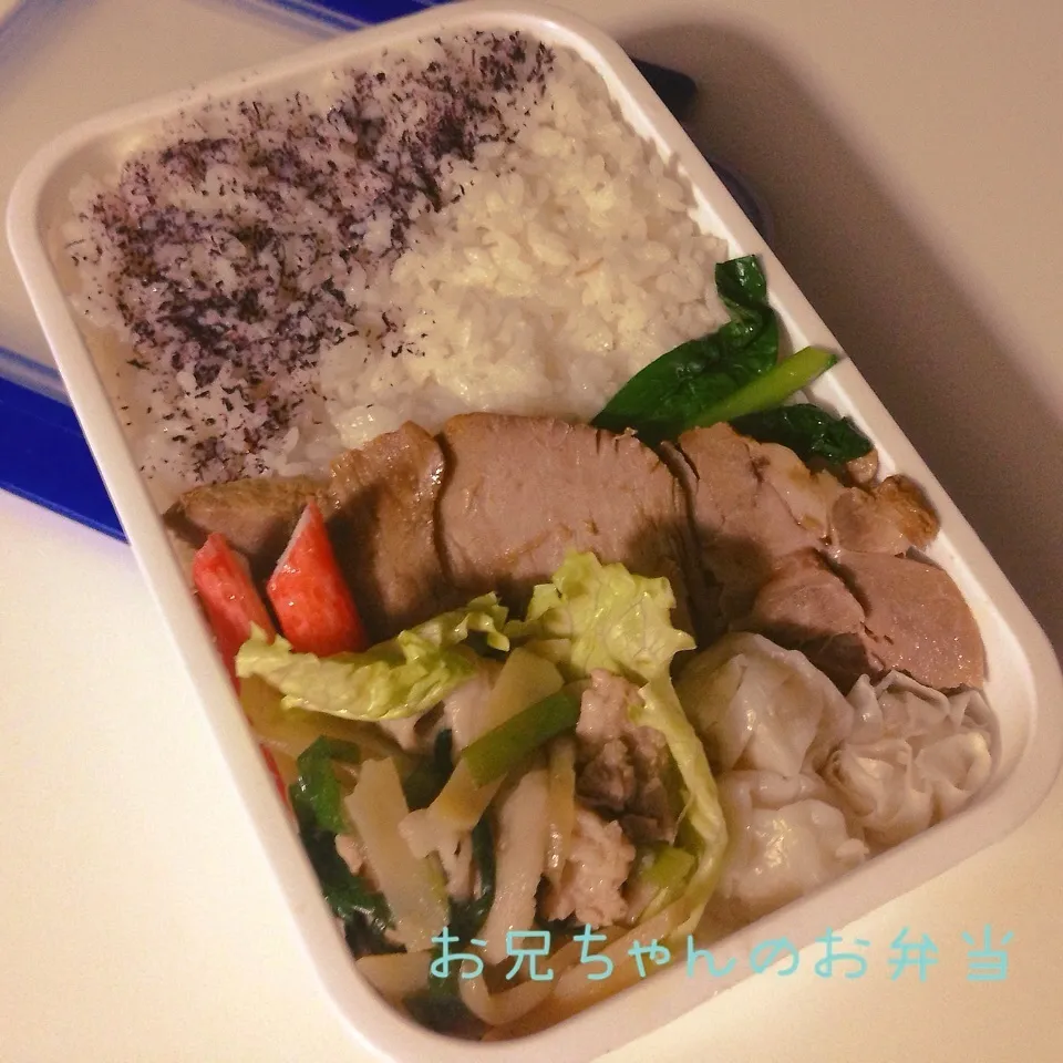 Snapdishの料理写真:チャーシューとニラ豚のお弁当|takarinさん