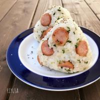 地味だけど旨し❤️おかず要らず！！細ネギウィンナーのお握り