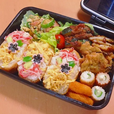 Snapdishの料理写真:今日は稲荷弁当♡|takarinさん