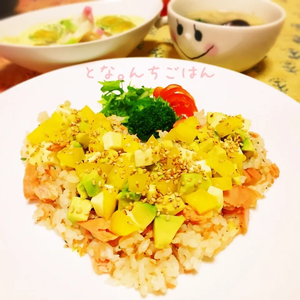 Snapdishの料理写真:鮭の蒸し寿し。|tonaさん