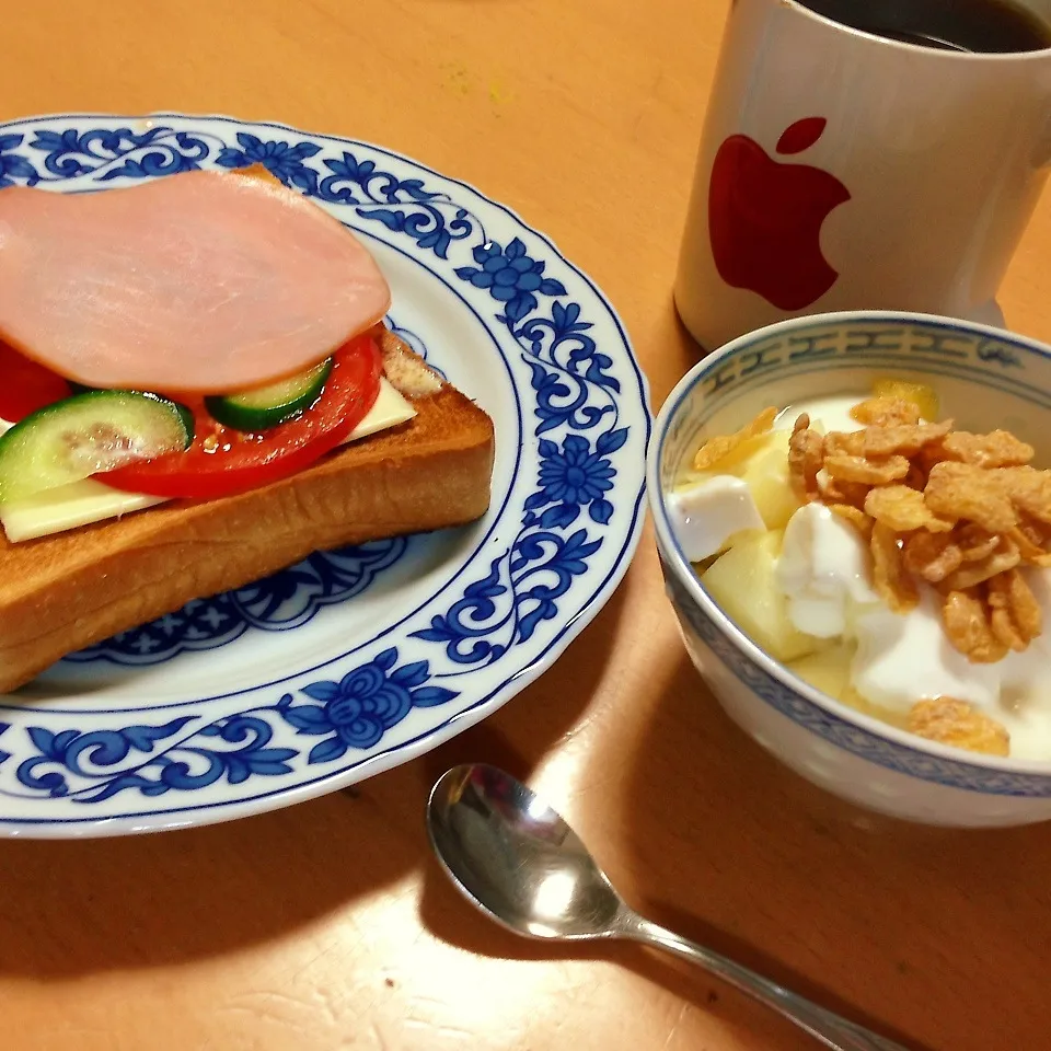 Snapdishの料理写真:朝ごパン|takarinさん