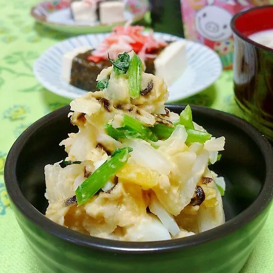 里芋たちのたくわん塩昆布サラダ。|tonaさん