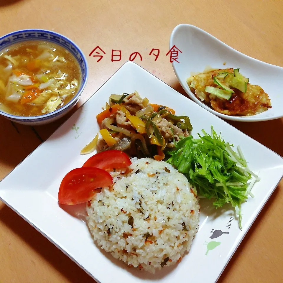 Snapdishの料理写真:青椒肉絲とワカメご飯のプレート|takarinさん