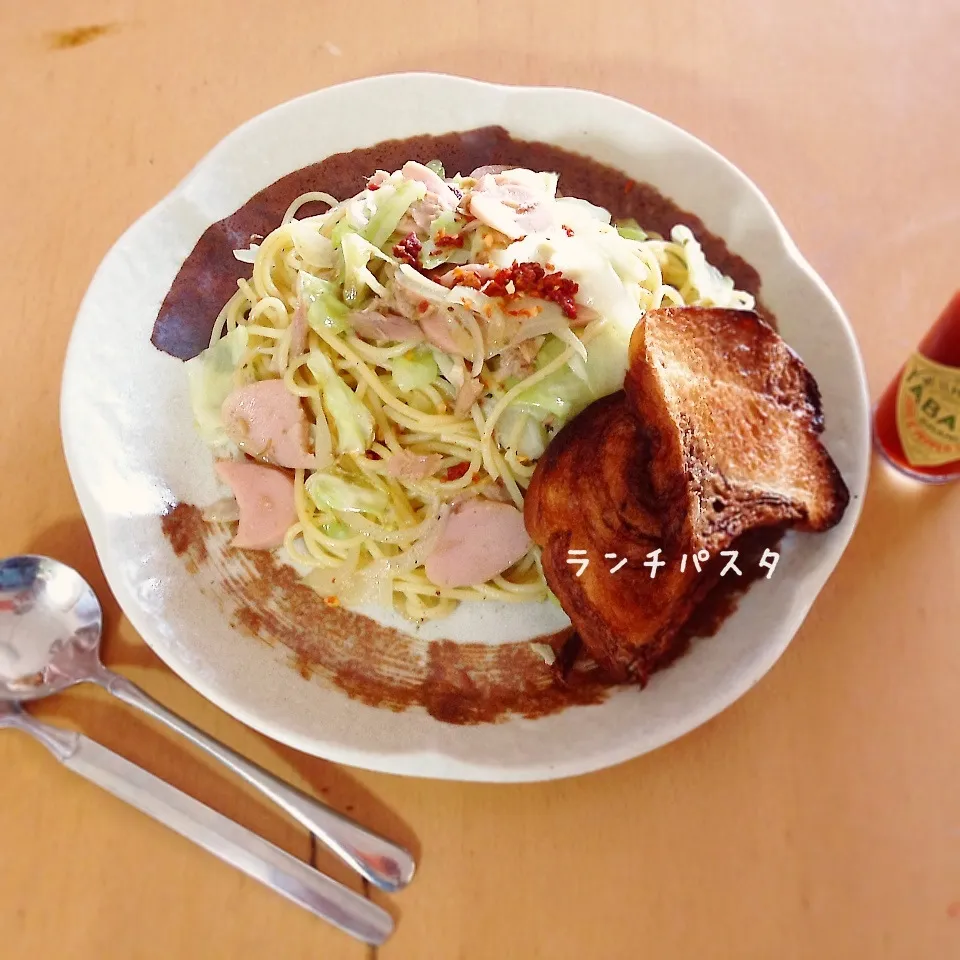 魚肉ソーセージとツナとキャベツのペペロンチーノ風|takarinさん