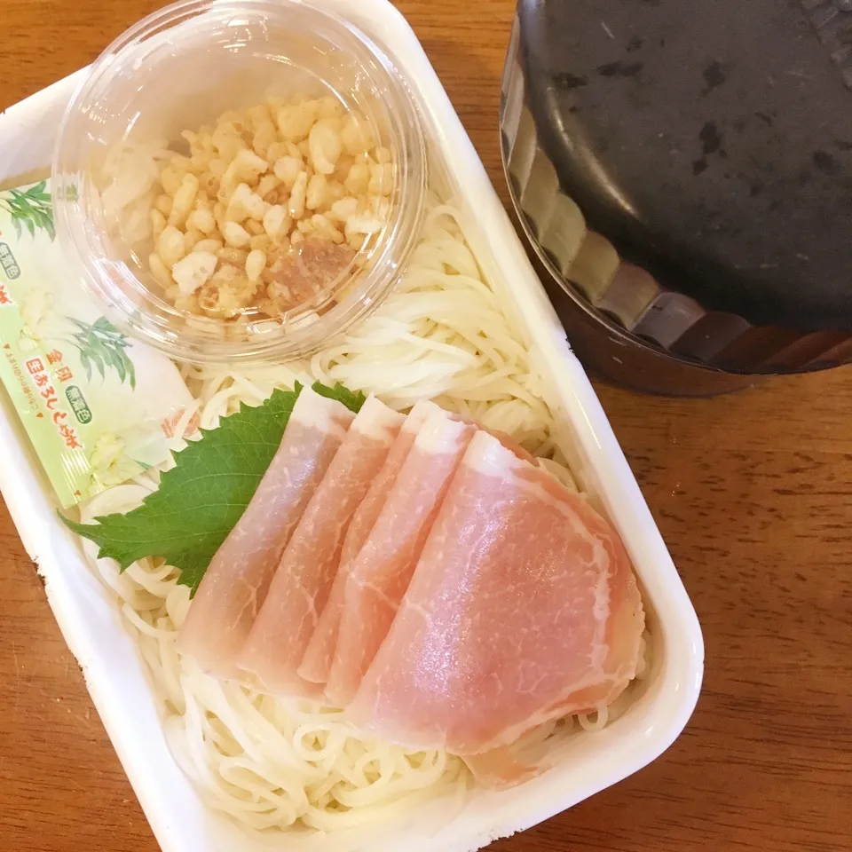 Snapdishの料理写真:生ハムそうめん弁当|なつこいっきママさん