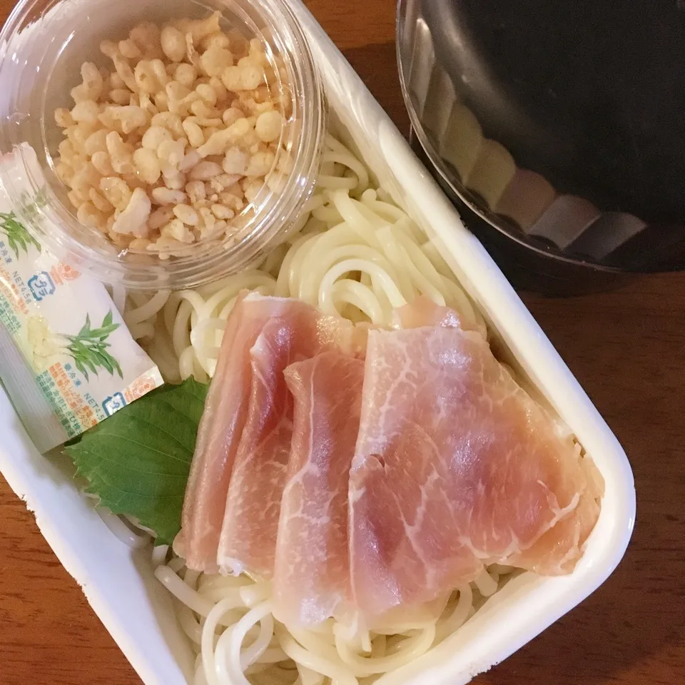 Snapdishの料理写真:生ハム五島うどん弁当|なつこいっきママさん