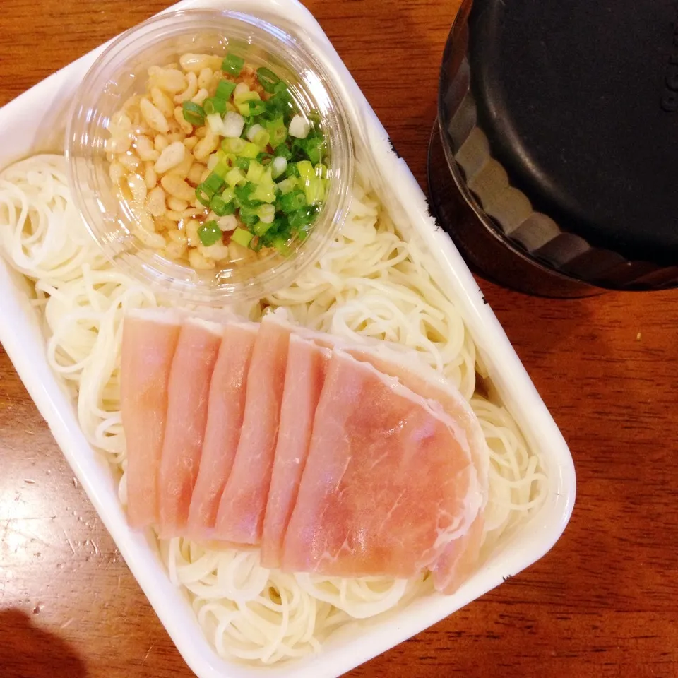 Snapdishの料理写真:生ハムそうめん弁当|なつこいっきママさん