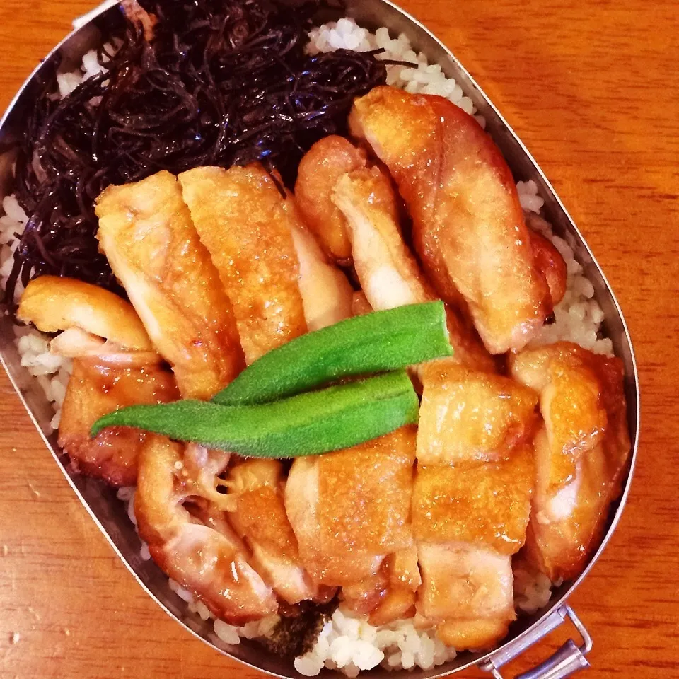 Snapdishの料理写真:照り焼きチキン弁当|なつこいっきママさん