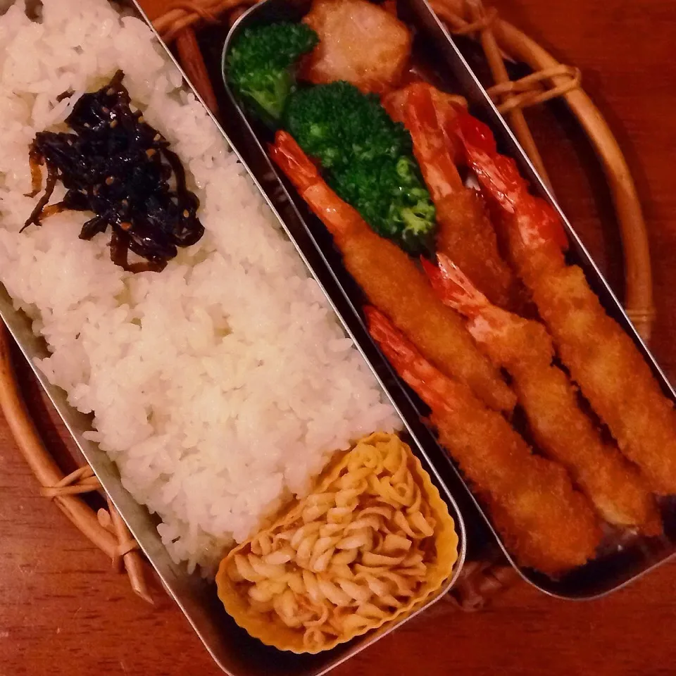 Snapdishの料理写真:エビフライ弁当|なつこいっきママさん