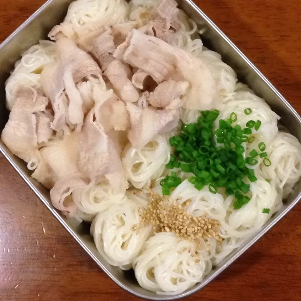 Snapdishの料理写真:豚しゃぶ弁当|なつこいっきママさん