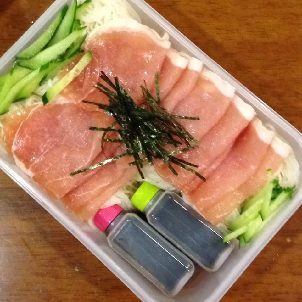 Snapdishの料理写真:生ハムそうめん弁当|なつこいっきママさん