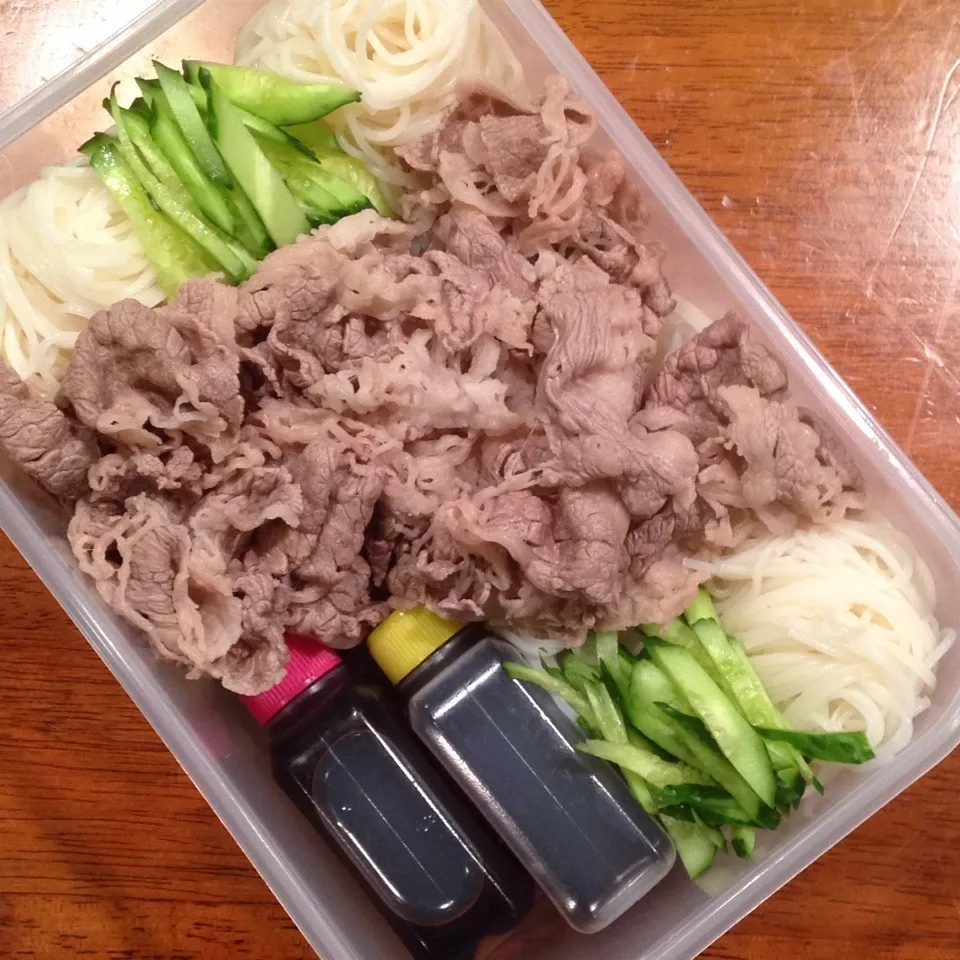 Snapdishの料理写真:シャブシャブそうめん弁当|なつこいっきママさん